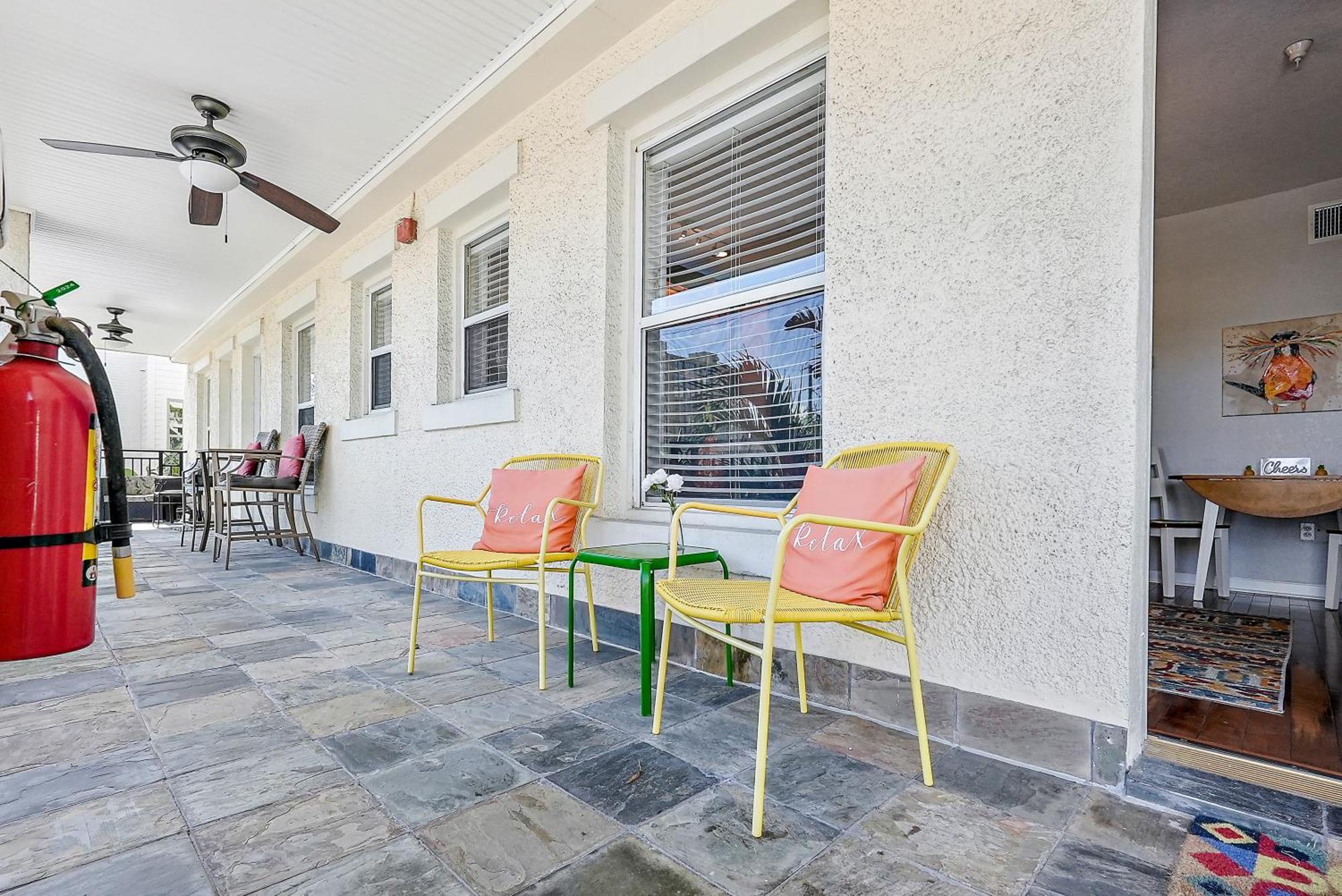 Itz A Vibe - 1 Bedroom Studio In The Heart Of Dtsp St. Petersburg Exterior photo
